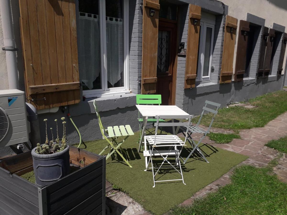 Gites, Les Jonquilles, Le Sagard Et Bungalow Les Brimbelles, Nature Et Detente La Houssiere 外观 照片