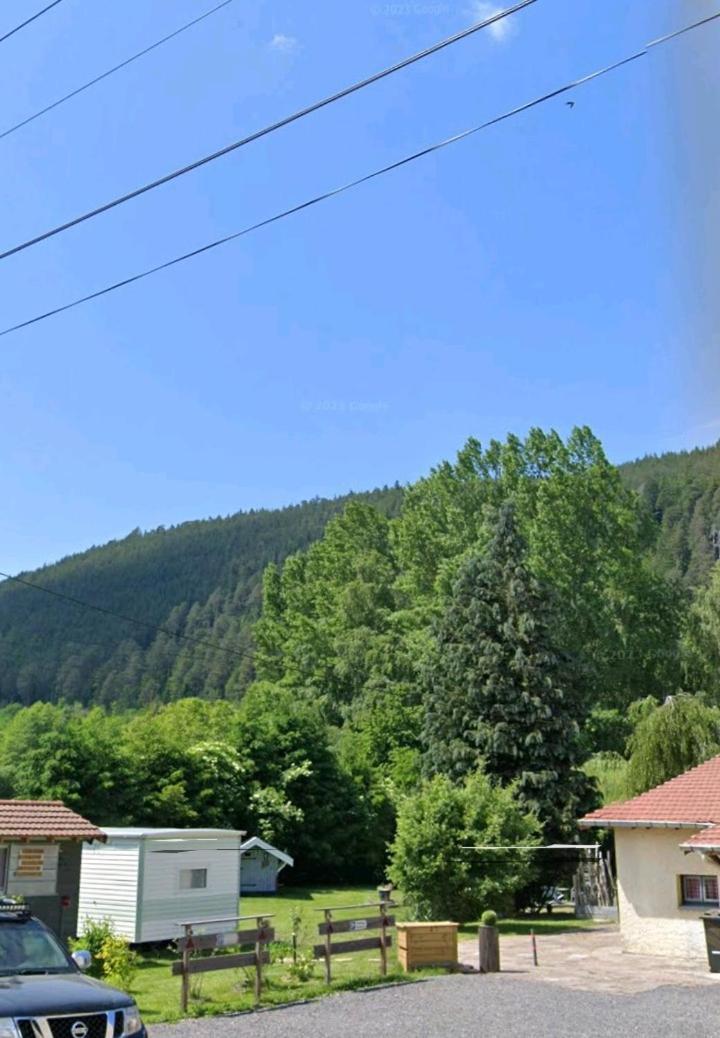 Gites, Les Jonquilles, Le Sagard Et Bungalow Les Brimbelles, Nature Et Detente La Houssiere 外观 照片