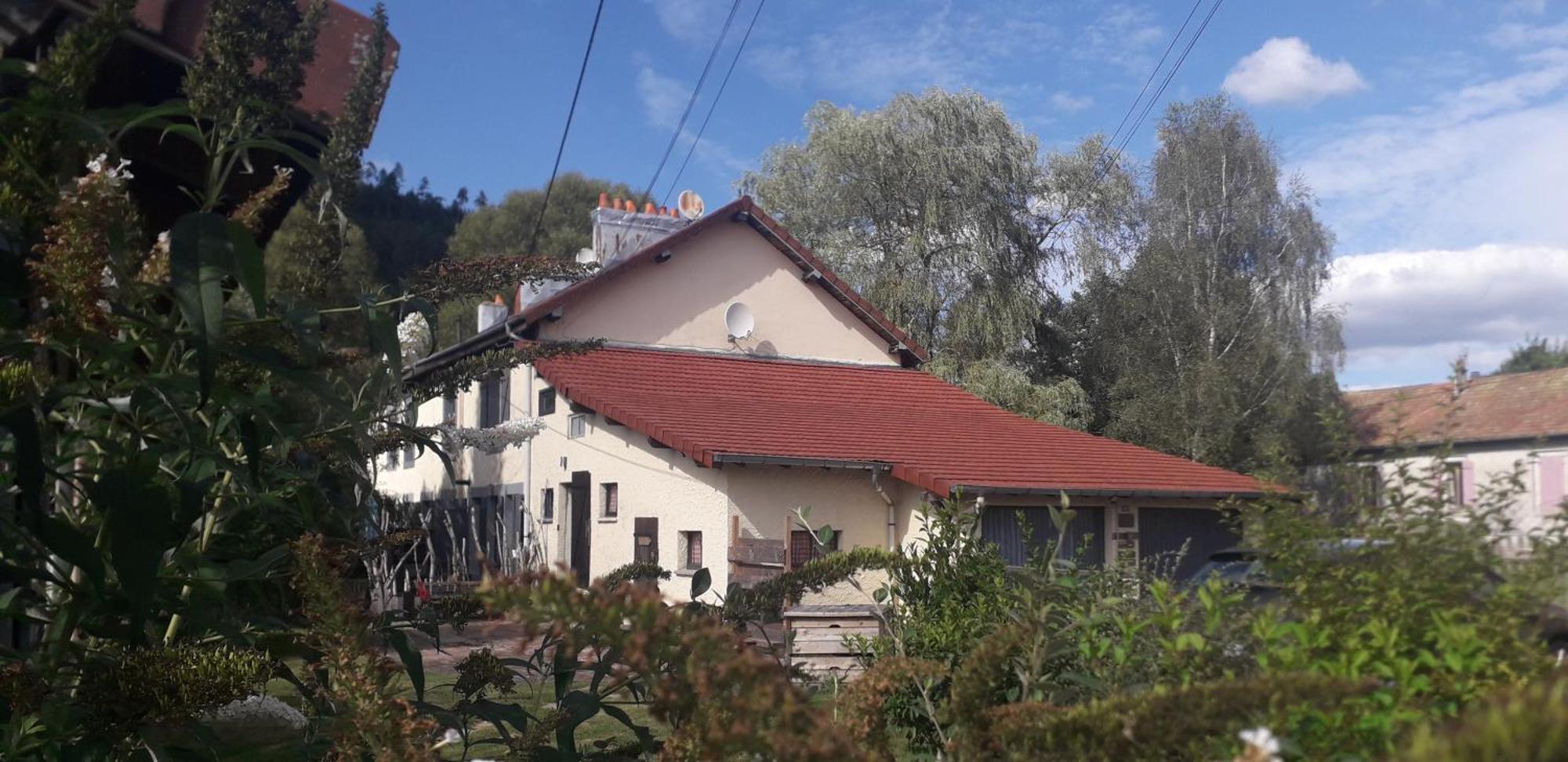 Gites, Les Jonquilles, Le Sagard Et Bungalow Les Brimbelles, Nature Et Detente La Houssiere 外观 照片