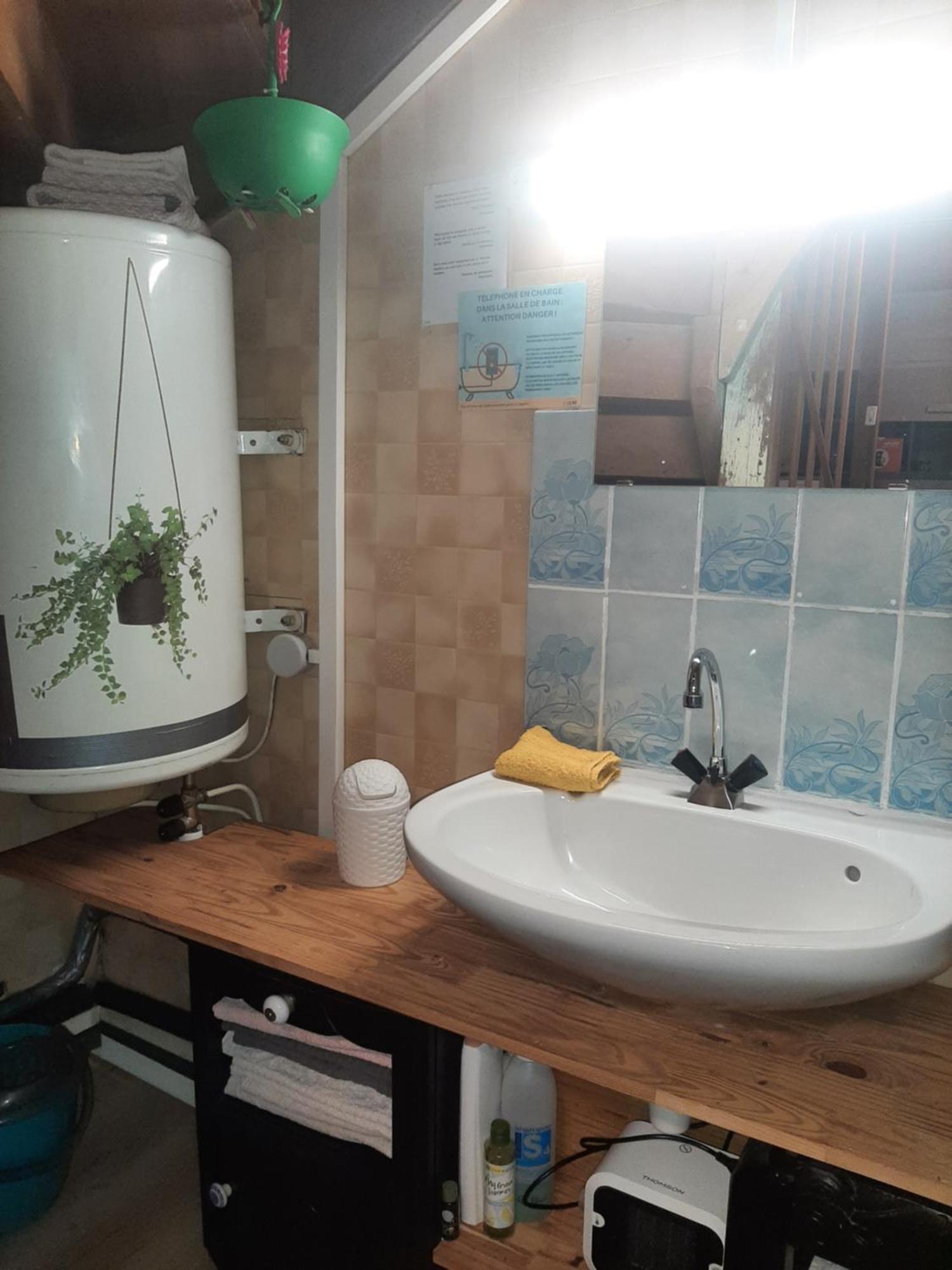 Gites, Les Jonquilles, Le Sagard Et Bungalow Les Brimbelles, Nature Et Detente La Houssiere 外观 照片